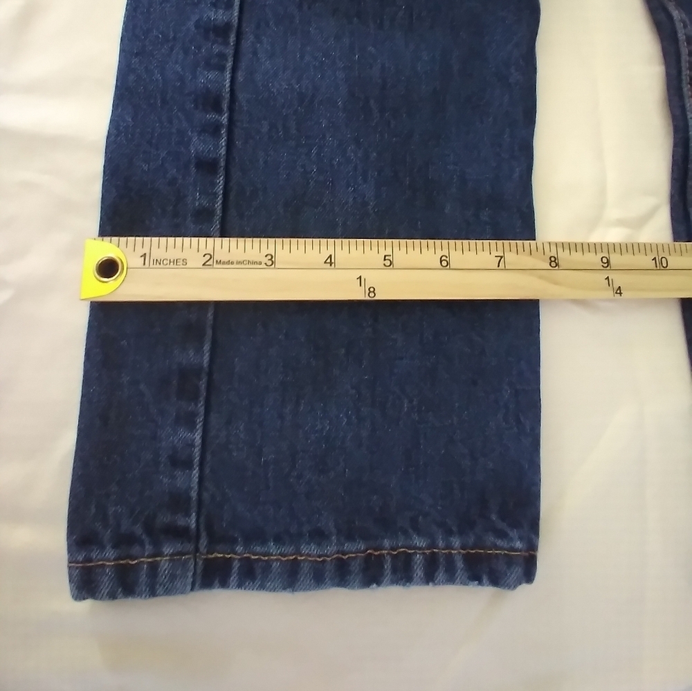 Levis Men's denim  Blue Jeans size 31/30 slight distress - Picture 4 of 8